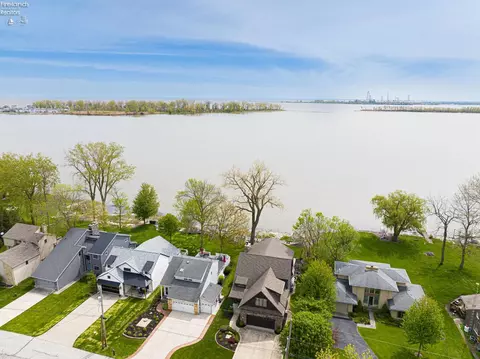3205 Confederate Dr, Marblehead, OH 43440