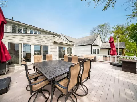 Exterior - 3205 Confederate Dr, Marblehead, OH 43440 photo 7 of 13