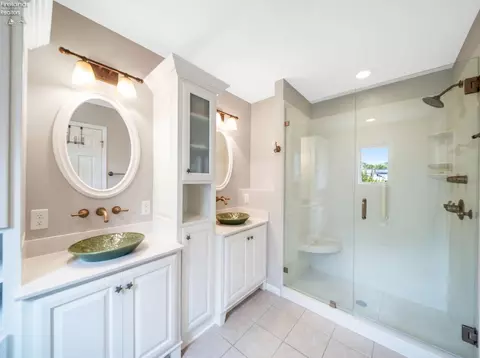 Bath - 3205 Confederate Dr, Marblehead, OH 43440 photo 3 of 4