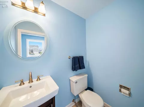 Bath - 3205 Confederate Dr, Marblehead, OH 43440 photo 1 of 4