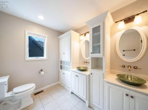 Bath - 3205 Confederate Dr, Marblehead, OH 43440 photo 4 of 4