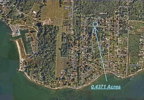 100 Orchard Ln, Kelleys Island, OH 43438