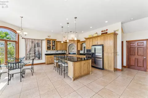 Kitchen - 3706 E Baycliffs Dr, Marblehead, OH 43440 photo 3 of 5