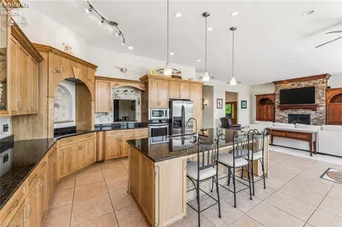 Kitchen - 3706 E Baycliffs Dr, Marblehead, OH 43440 photo 1 of 5