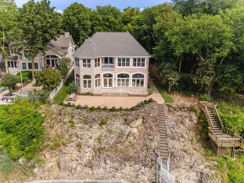 Exterior - 3706 E Baycliffs Dr, Marblehead, OH 43440 photo 2 of 4