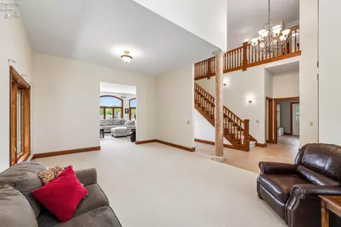 Living - 3706 E Baycliffs Dr, Marblehead, OH 43440 photo 5 of 5