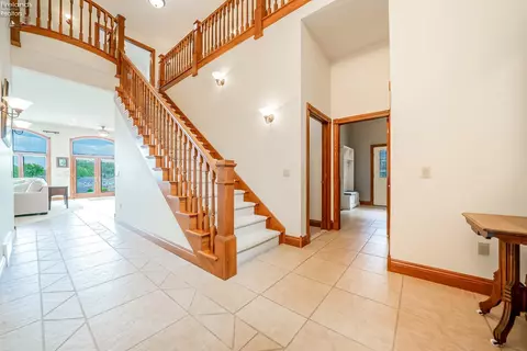 Entry Way - 3706 E Baycliffs Dr, Marblehead, OH 43440 photo 1 of 5