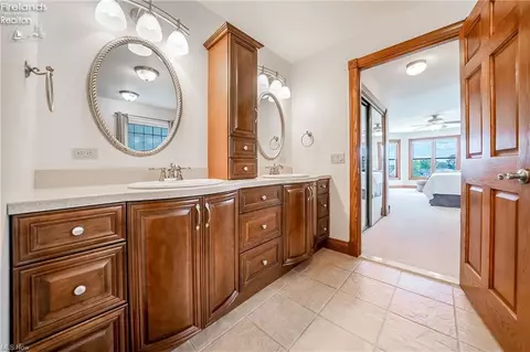 Bath - 3706 E Baycliffs Dr, Marblehead, OH 43440 photo 2 of 6