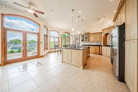 Kitchen - 3706 E Baycliffs Dr, Marblehead, OH 43440 photo 1 of 4