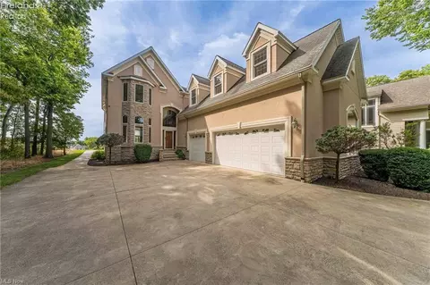 Exterior - 3706 E Baycliffs Dr, Marblehead, OH 43440 photo 4 of 4