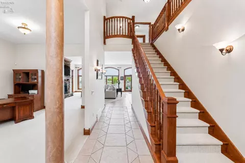 Entry Way - 3706 E Baycliffs Dr, Marblehead, OH 43440 photo 1 of 4