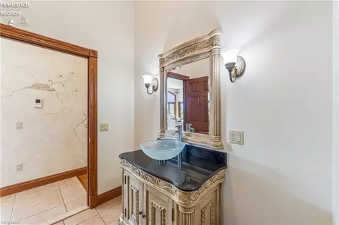 Bath - 3706 E Baycliffs Dr, Marblehead, OH 43440 photo 1 of 6