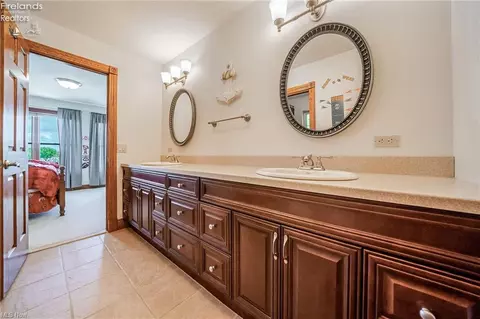 Bath - 3706 E Baycliffs Dr, Marblehead, OH 43440 photo 5 of 6