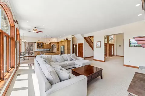Living - 3706 E Baycliffs Dr, Marblehead, OH 43440 photo 2 of 5