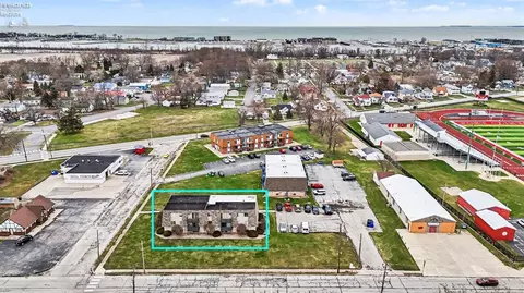 630 W 6th St, Port Clinton, OH 43452