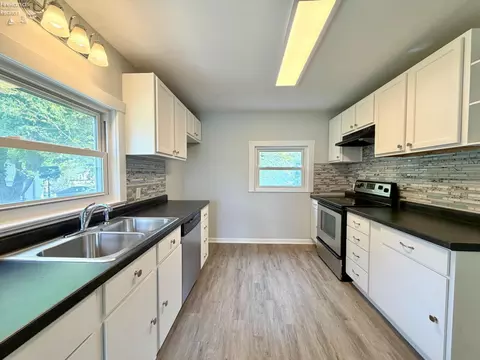 Kitchen - 807 E Main, Bellevue, OH 44811 photo 5 of 7