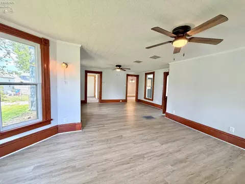 Living - 807 E Main, Bellevue, OH 44811 photo 4 of 8