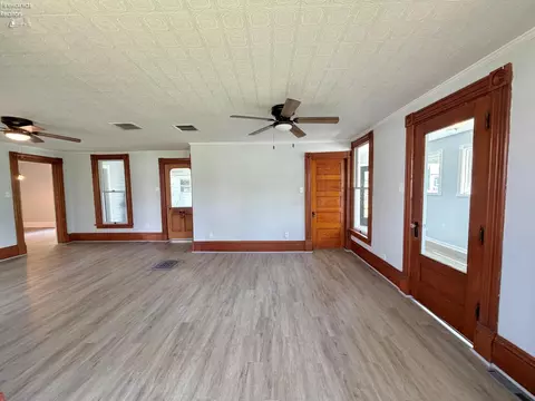 Living - 807 E Main, Bellevue, OH 44811 photo 2 of 8