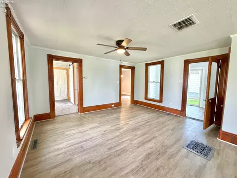 Living - 807 E Main, Bellevue, OH 44811 photo 7 of 8
