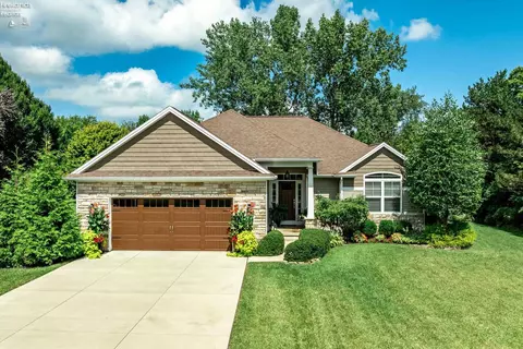 4531 E Laurel Ridge Dr, Port Clinton, OH 43452
