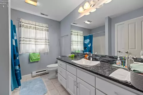 Bath - 4104 Pebble Ln, Huron, OH 44839 photo 1 of 3