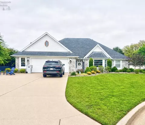 4104 Pebble Ln, Huron, OH 44839