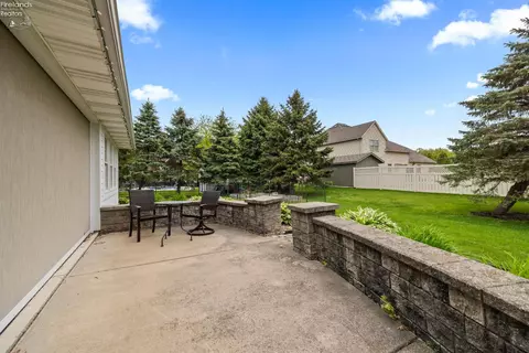 Exterior - 4104 Pebble Ln, Huron, OH 44839 photo 5 of 9