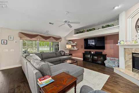 Living - 4104 Pebble Ln, Huron, OH 44839 photo 2 of 3