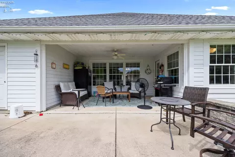 Exterior - 4104 Pebble Ln, Huron, OH 44839 photo 7 of 9