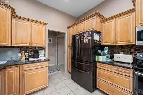 Kitchen - 4104 Pebble Ln, Huron, OH 44839 photo 3 of 5