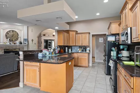 Kitchen - 4104 Pebble Ln, Huron, OH 44839 photo 5 of 5