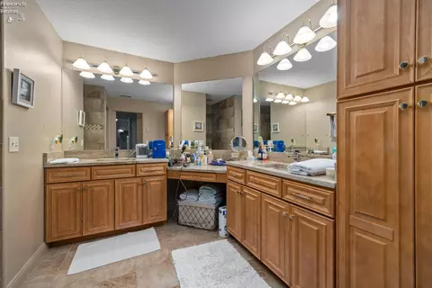Bath - 4104 Pebble Ln, Huron, OH 44839 photo 2 of 3