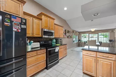 Kitchen - 4104 Pebble Ln, Huron, OH 44839 photo 2 of 5