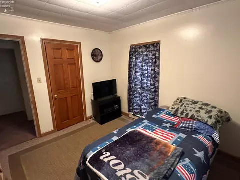 Bedroom - 410 Emerald St, Willard, OH 44890 photo 4 of 7