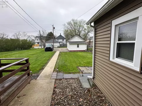 Exterior - 410 Emerald St, Willard, OH 44890 photo 2 of 3