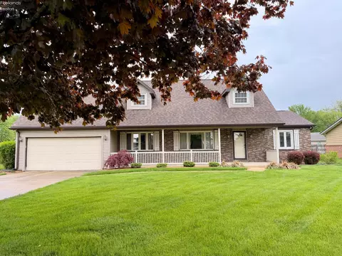 231 St Paul Dr, Fremont, OH 43420