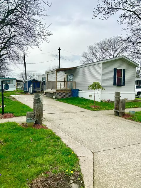 203 Midvale Ave #1, Clyde, OH 43410