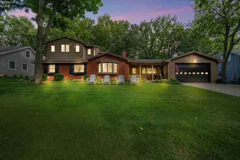 1949 N Carriage Ln, Port Clinton, OH 43452