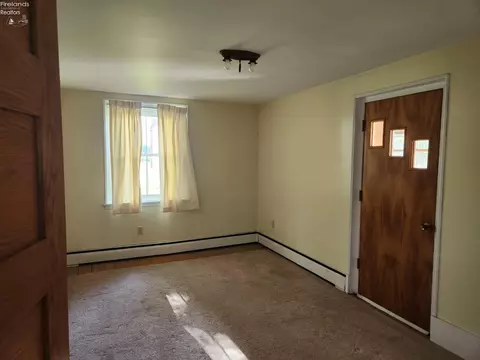 Living - 7603 Darrow Rd, Huron, OH 44839 photo 3 of 4