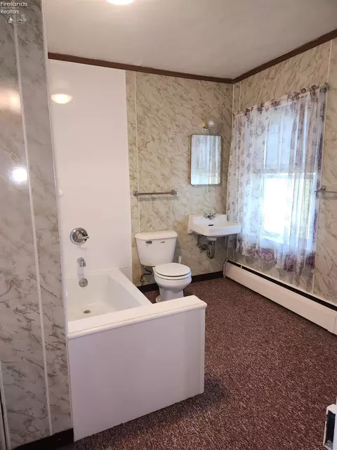 Bath - 7603 Darrow Rd, Huron, OH 44839 photo 5 of 6