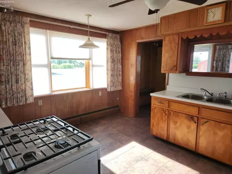 Kitchen - 7603 Darrow Rd, Huron, OH 44839 photo 1 of 6