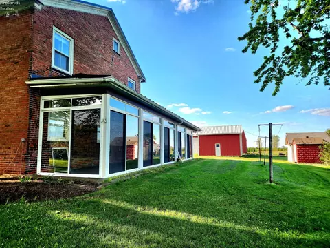 Exterior - 7603 Darrow Rd, Huron, OH 44839 photo 5 of 33