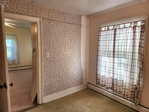Bedroom - 7603 Darrow Rd, Huron, OH 44839 photo 10 of 12