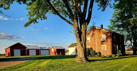 Exterior - 7603 Darrow Rd, Huron, OH 44839 photo 12 of 33