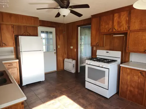 Kitchen - 7603 Darrow Rd, Huron, OH 44839 photo 2 of 6