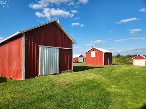 Exterior - 7603 Darrow Rd, Huron, OH 44839 photo 30 of 33