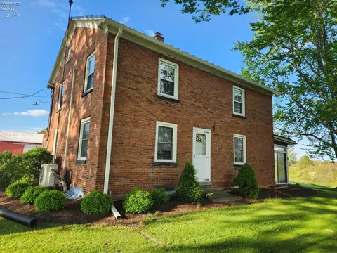 7603 Darrow Rd, Huron, OH 44839