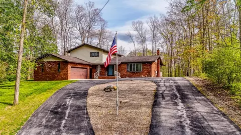 376 Twin Bay Trl, Willard, OH 44890