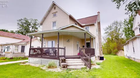 1222 Napoleon St, Fremont, OH 43420