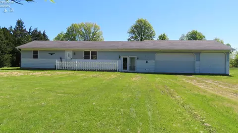 217 S River Bend Rd, Port Clinton, OH 43452